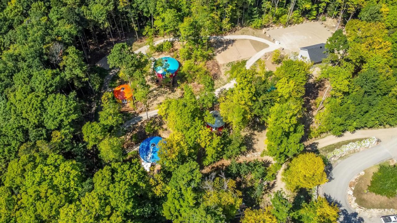 Yourtes Glamping Du Poisson Blanc Notre-Dame-du-Laus Εξωτερικό φωτογραφία