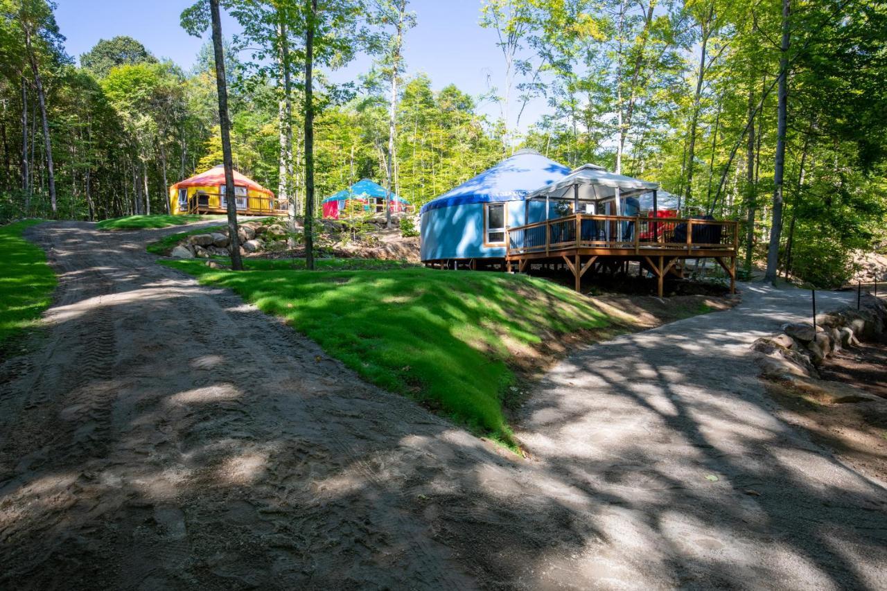 Yourtes Glamping Du Poisson Blanc Notre-Dame-du-Laus Εξωτερικό φωτογραφία