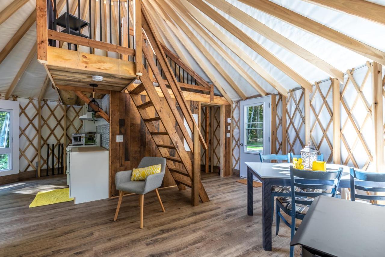 Yourtes Glamping Du Poisson Blanc Notre-Dame-du-Laus Εξωτερικό φωτογραφία